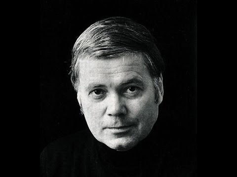 Dietrich Fischer-Dieskau sings \