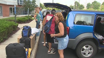 Move-in day at UNH