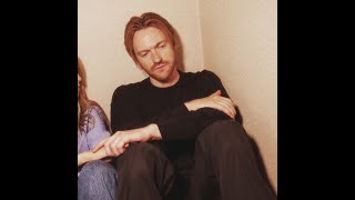 FINNEAS - Cleats (Lyrics)