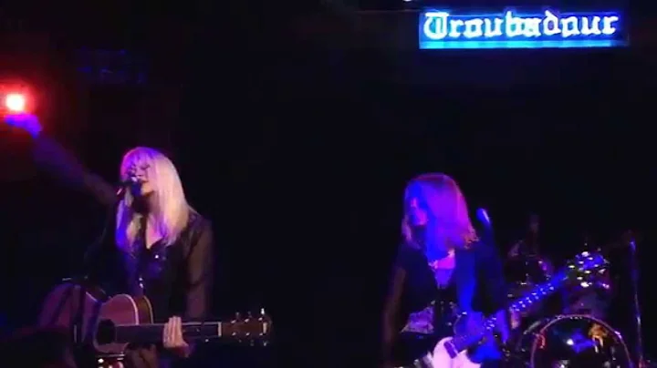 The Bangles (with Kathy Valentine of The Go Gos) p...