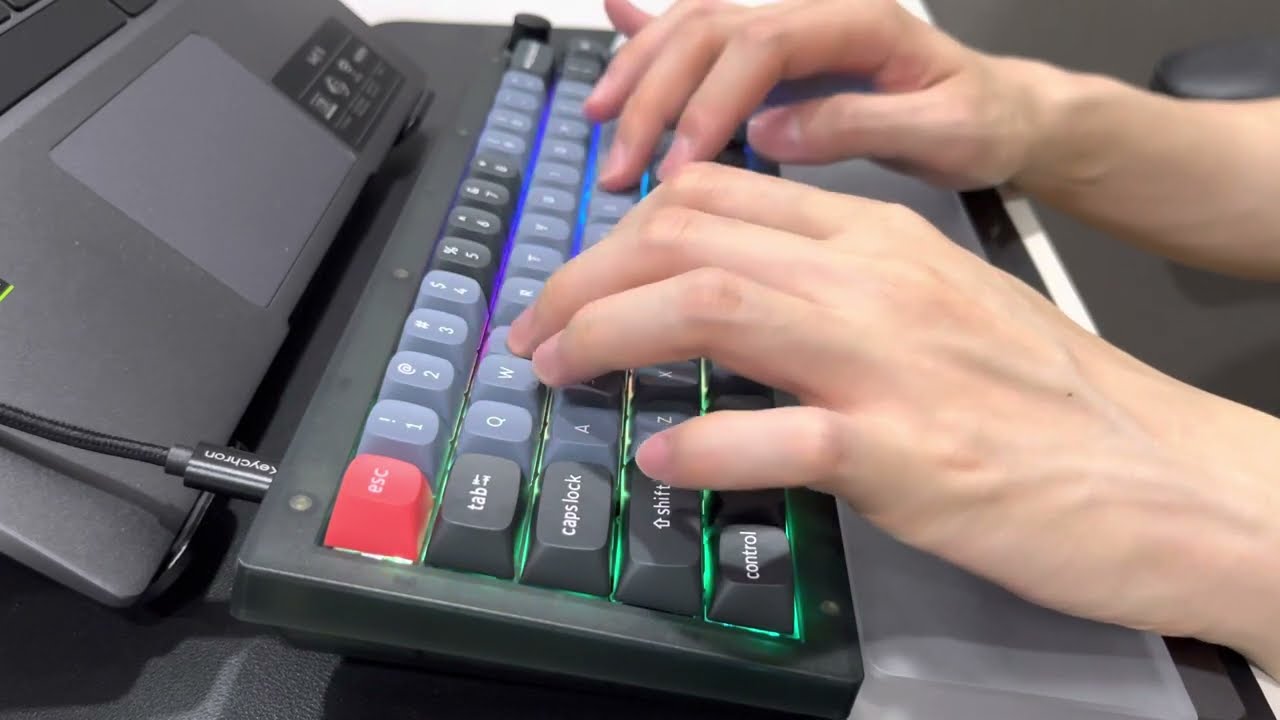 NEW!!! KEYCHRON V2 QMK FROSTED BLACK WIRED KEYBOARD W KNOB SOUND TEST