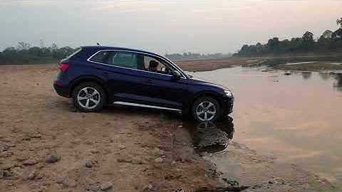 Audi Q5 showing it