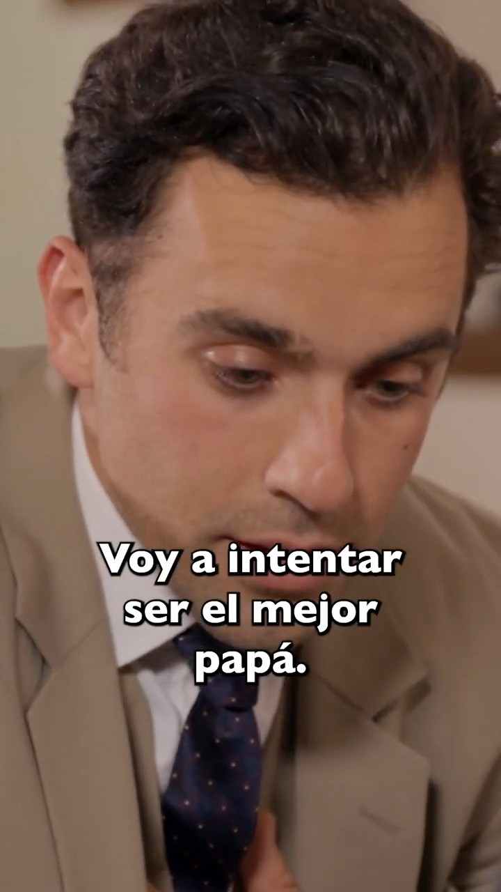 ❤️ Demián tiene un momento emotivo con su bebé #ElÁngelDeAurora #Short