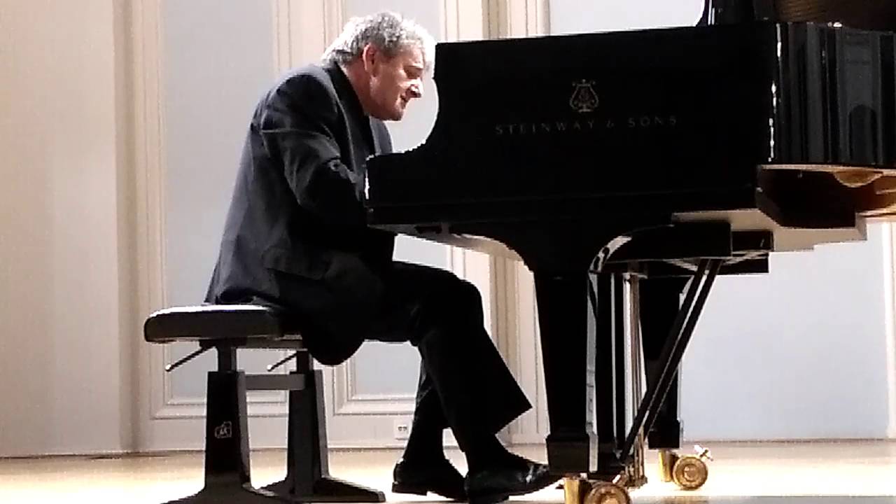 Ваг Папян - YouTube