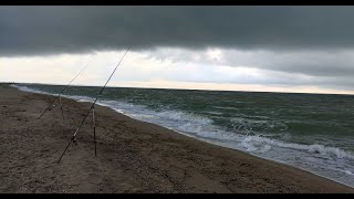 Попытка половить пелингаса во время шторма. Бердянск Азовское море 12 06 2023