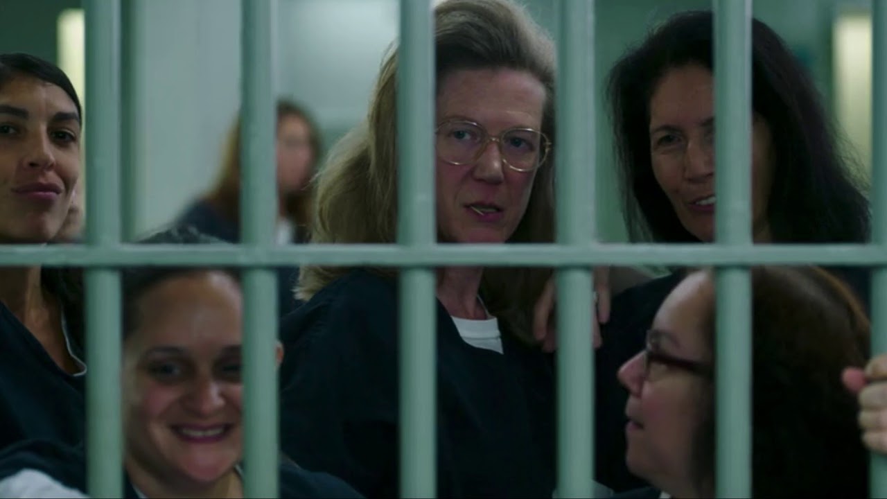 OITNB Frieda and Carol make eye contact | 6x3 Scene