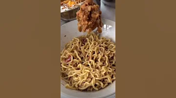 Bakmi Babi Tekstur Mie Kenyal Rasanya Enak Toping Garingan Babi Kriuk Lezat 