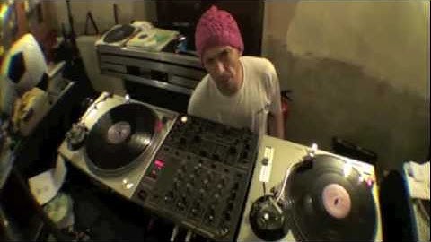 iCrates DJ Tutorial with Ellaskins of djtutor.com | Cutting music known as Breaks, Breakbeat