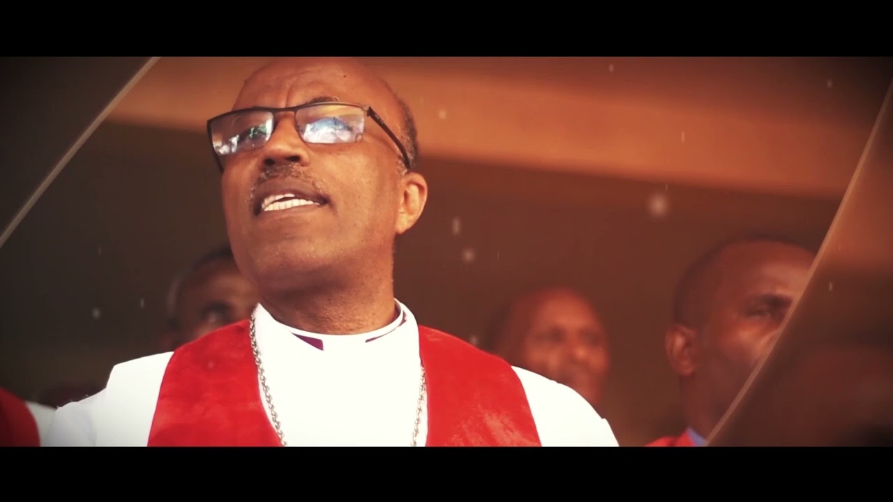 Lubni Yoonas Yiggazuu Eebbaa HELUYA Int.Hotel irratti kan dubbatan.