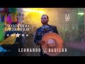 Leonardo aguilar  no lo poda hacer mejor oficial