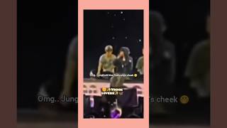 Omg.. 🤭 Jungkook kiss Taehyung's cheek 🧏 #taekook #vkook #bts #vkookcute #shorts #ytshorts