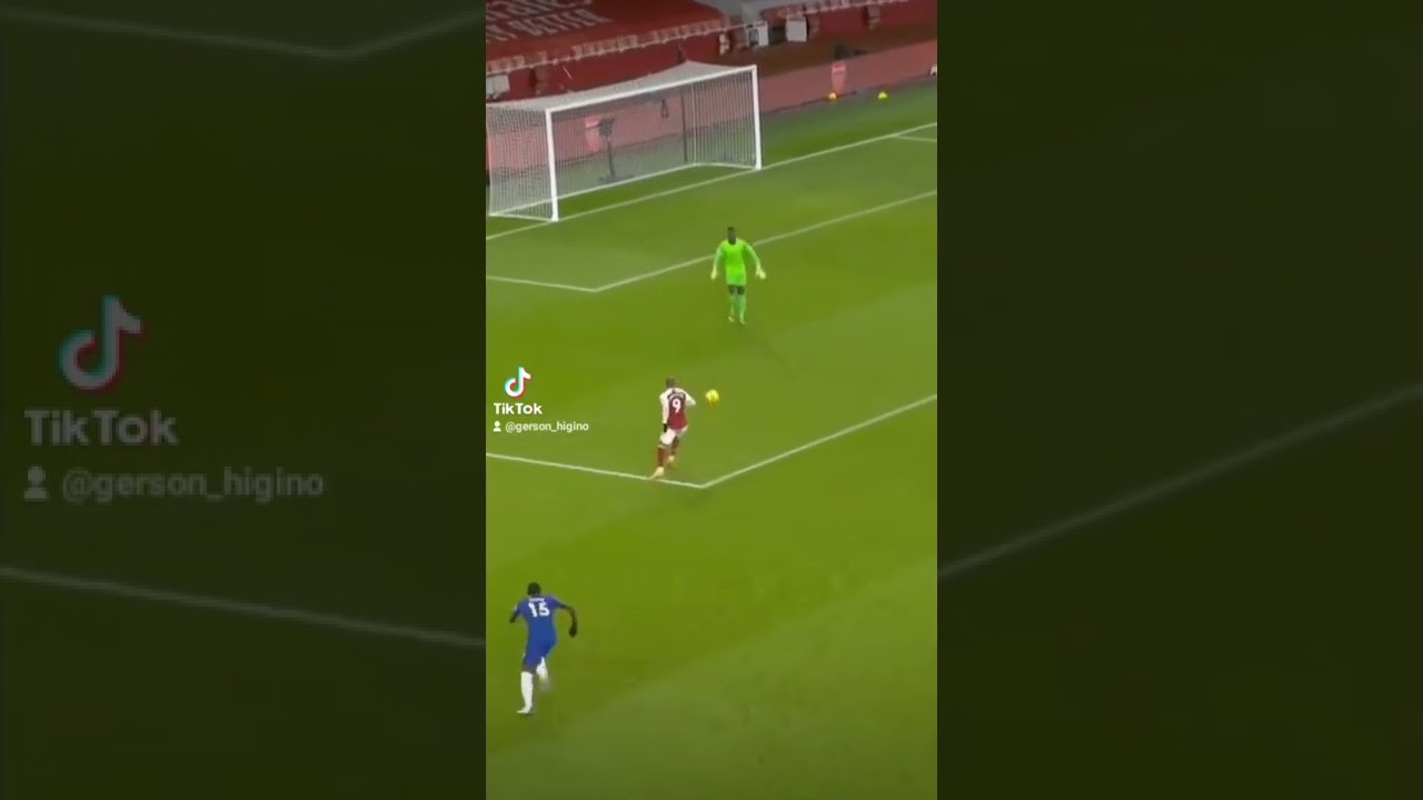 o goleiro fez cagada