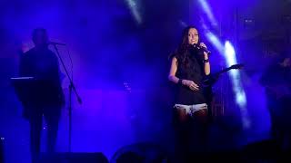 Derya Uluğ - Bu Aşk Fazla Sana (Anatolium Marmara AVM) (28.09.2019) Resimi