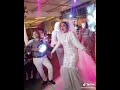 شوفوا العروسه عملت ايه فى فرحها مسخره ضحك السنين شوفوا العروسه عملت ايه فى فرحها مسخره ضحك السنين