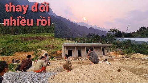 Lắp đèn năng lượng nhà Pây Hầu cùng dàn diễn viên điện tử. Nguyễn Tất Thắng