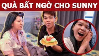 Bạn gái bị bệnh, mình bất ngờ Tặng Món Quà Đặc Biệt này? | Oops Banana Vlog 188