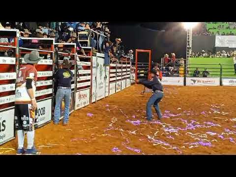 Cia de Rodeio Big Boi - Festa do Peão de Cassilândia/MS . Melhor Touro -  Fascinante- média 46,63. Melhor Boiada - Cia Big Boi - média 44,67