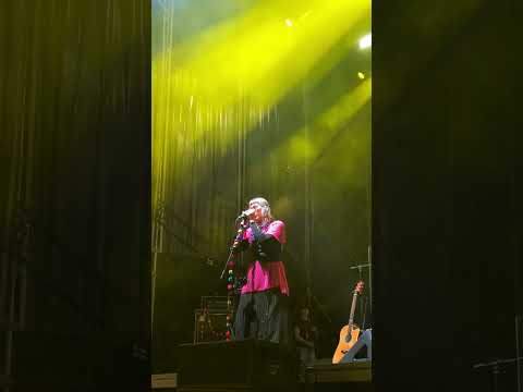 Video Aterciopelados en Madrid | 'Cosita seria' en vivo