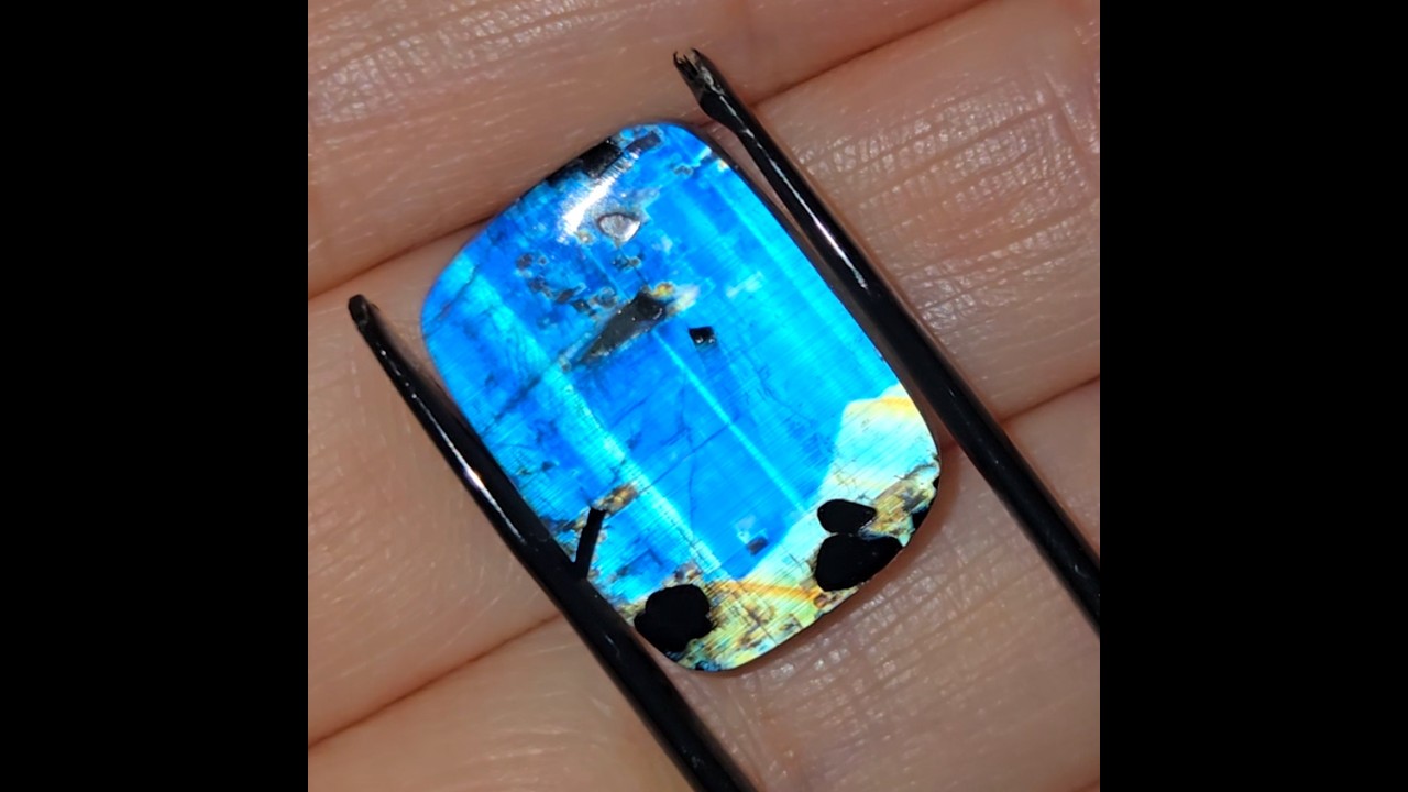 Gem-grade blue flash moonstone from India - MS2