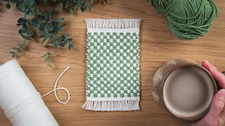 Easy WOVEN Checker Mug Rug