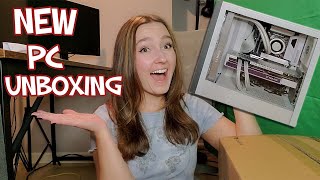 UNBOXING MY FIRST CUSTOM PC! - Micro Center Build
