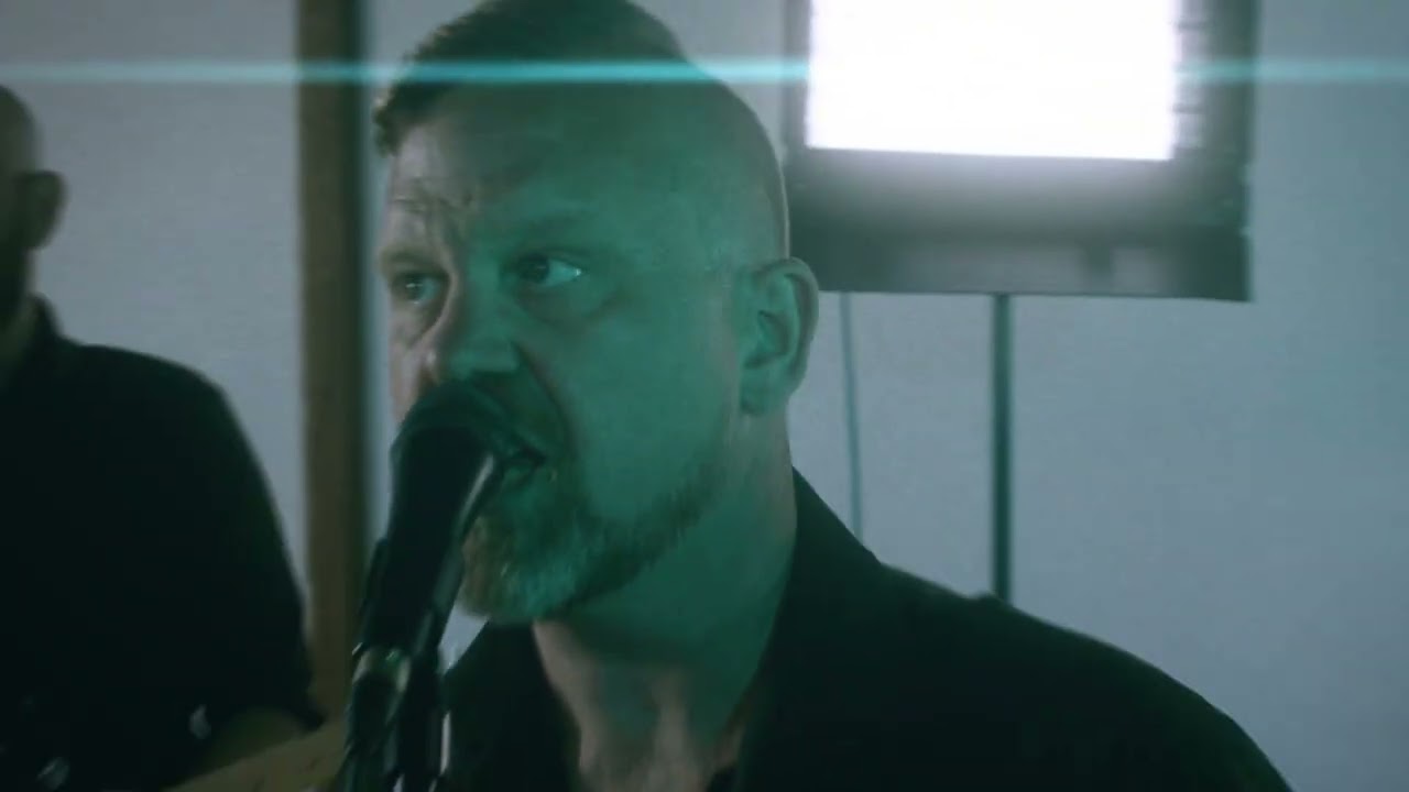 Falls - Kill Chicago auf YouTube ansehen Falls - Kill Chicago auf YouTube ansehen