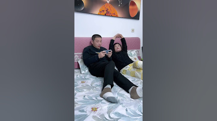 This is just a couple pretending to be together.