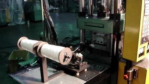 Fully automatic floss pick injection molding machines