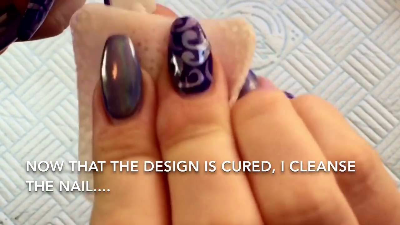 Holographic nail design with Magpie Aurora