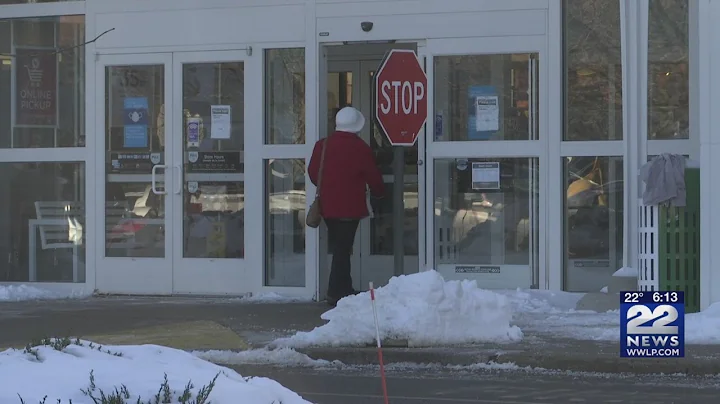 Shoppers hit stores for last minute Christmas gifts