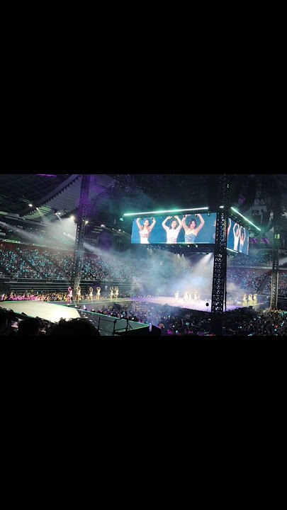 DANCE THE NIGHT AWAY #twice #kpop #thisisfor #worldtour #singapore #day2