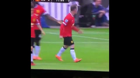 Wayne Rooney getting really really angry!