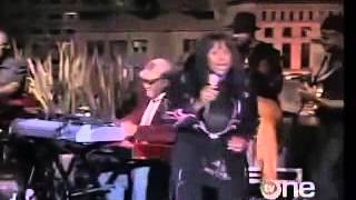 Betty Wright - Clean up Woman live