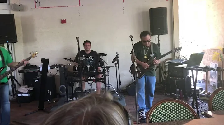 John Jerdak playing some Santrioni