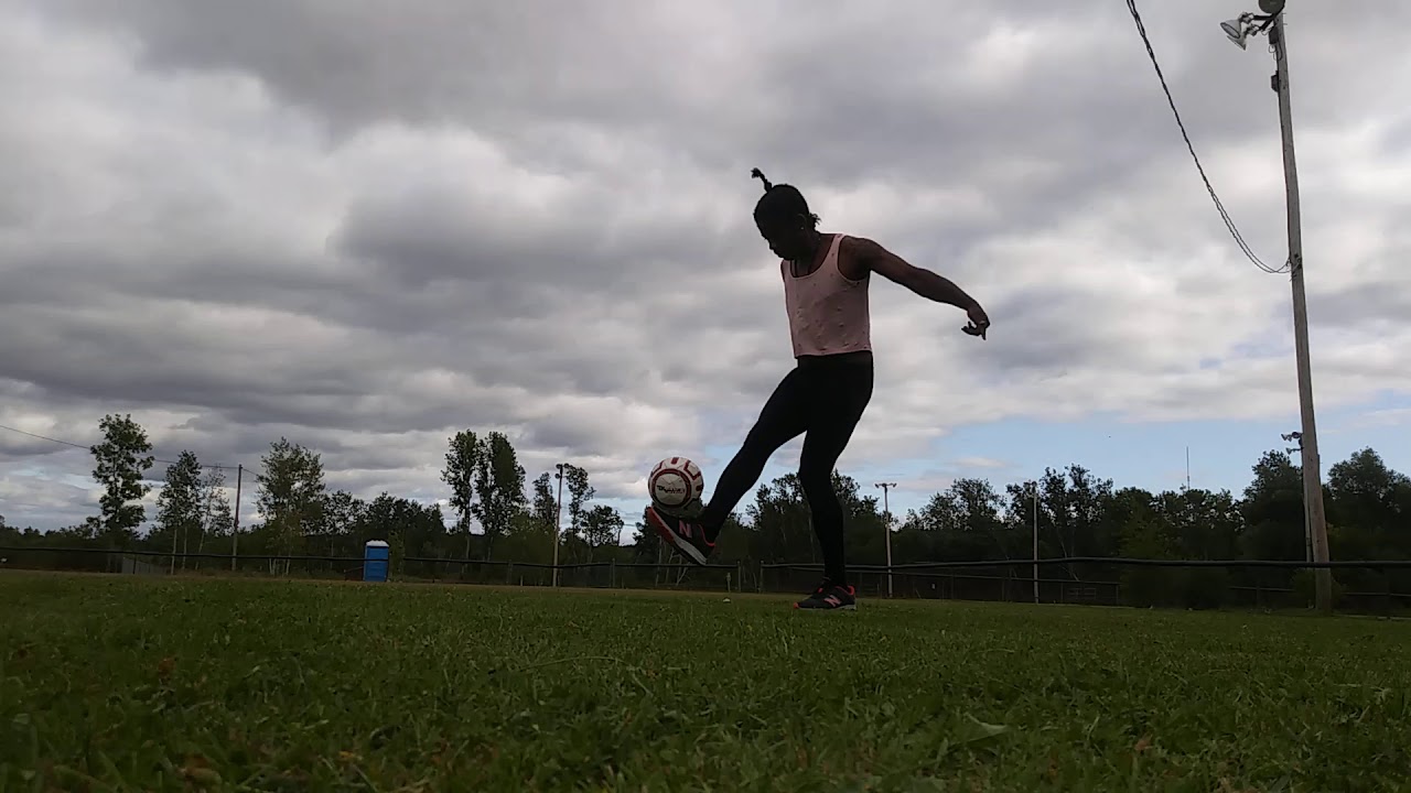 Kmis doing keep-ups ( soccer ball) - YouTube