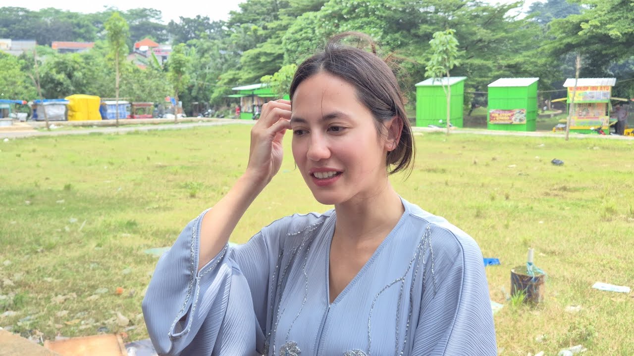 🔴LIVE GRID.ID : Landing dari Malaysia, Pevita Pearce Langsung Ziarah ke Makam Vidi Aldiano