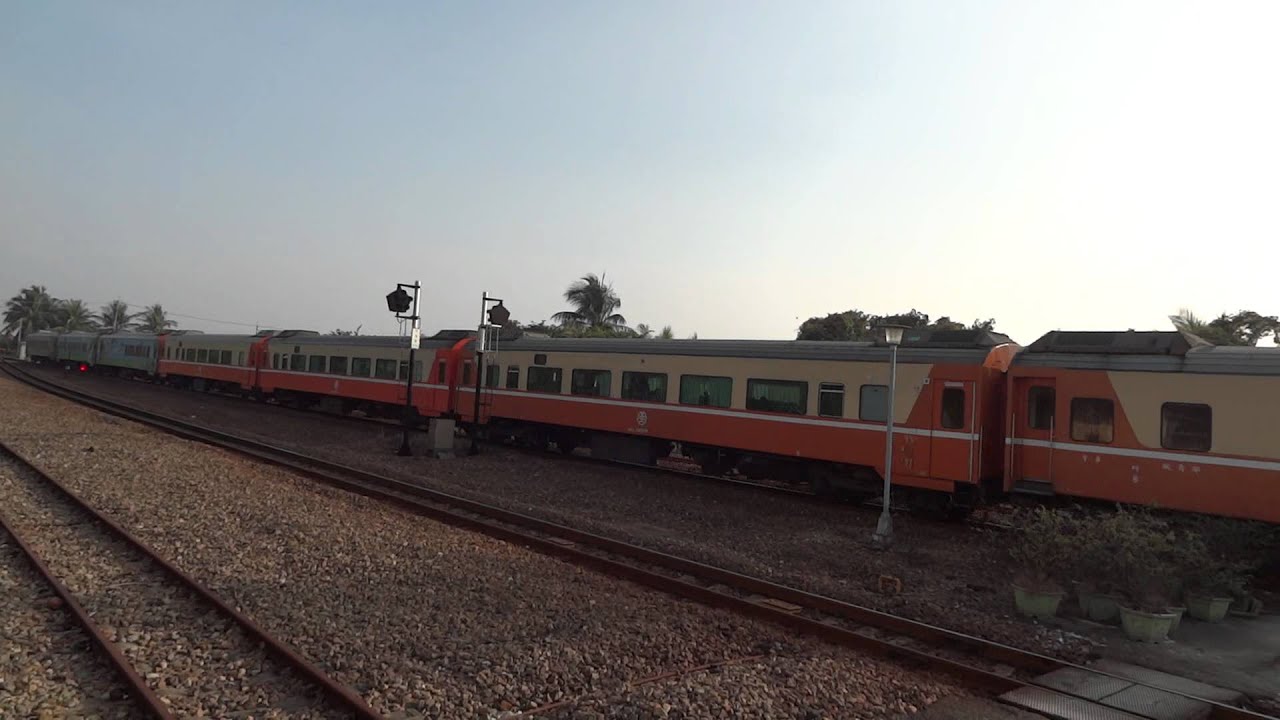 2 52 次觀光列車佳冬站通過 Youtube