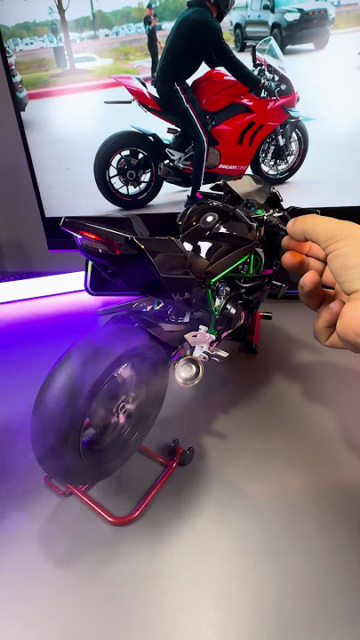H2R vs Hayabusa Which Hyperbike Reigns SUPREME?