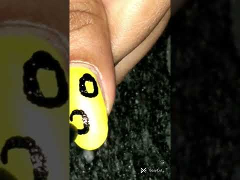 Video: Hur man färgar naglarna med Sharpie -markörer (med bilder)