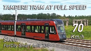 Tampere Škoda tramvaj s maximální rychlostí 70 km/h