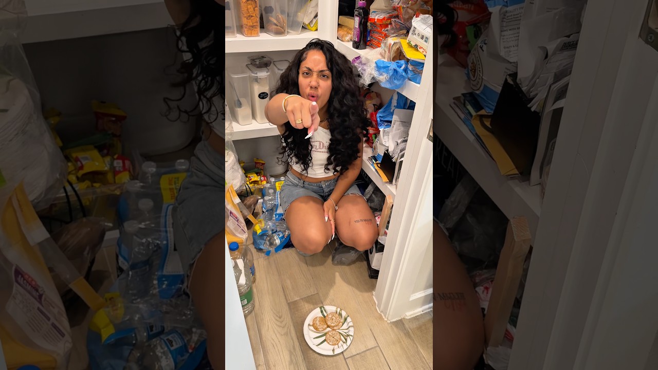 DAD AND BABY TRYS TO STEAL COOKIES AND GETS BUSTED #shorts