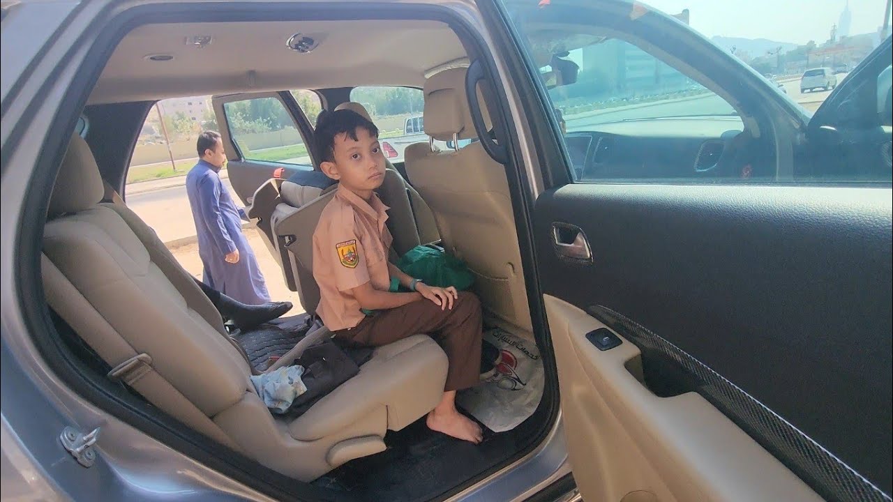 KEJADIAN TAK TERDUGA TIBA2 UMII GILLBY JATUH DARI TANGGA!! PERTAMA KALI AJAK KELUARGA KEBUMEN JALAN2