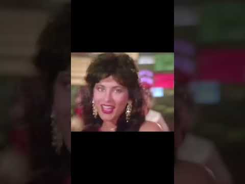 سانی دئول و دیمپل کاپادیا رقص و اجرای ترانه آمد آمد در فیلم گلوله آتش 