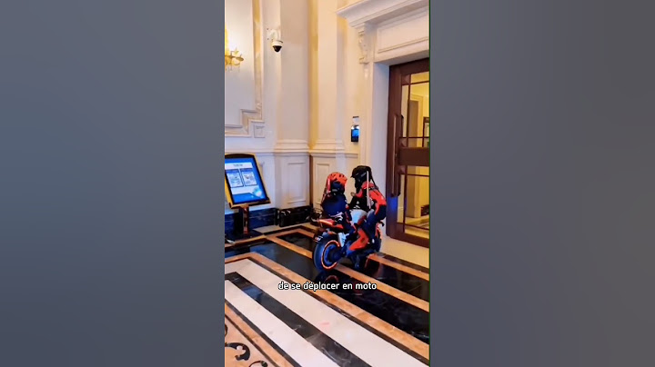 Ces enfants se baladent en moto dans leur manoir #ducati #moto #riche #manoir