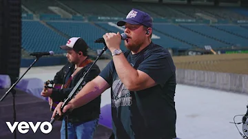 Luke Combs - The Kind of Love We Make (Official Acoustic Video)