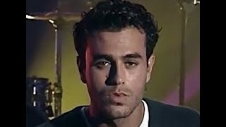 Video thumbnail of "Enrique Iglesias - Por amarte (1995)"