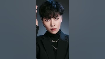 Singer Lay is showing his charm!Do you like him?#lay #exo #makeup #transformation