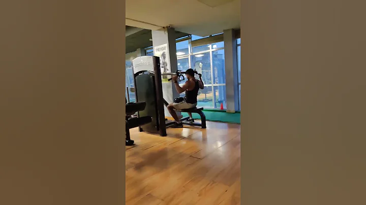 Back workout at gym Build Your Back 💪🏾 | Movements To Build A Wider Back @MuscleTech 🥤🔋