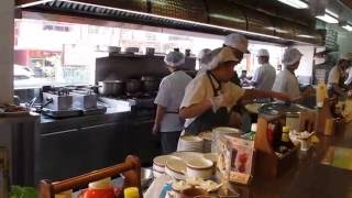 Bangkoks Took Lae Dee Restaurant