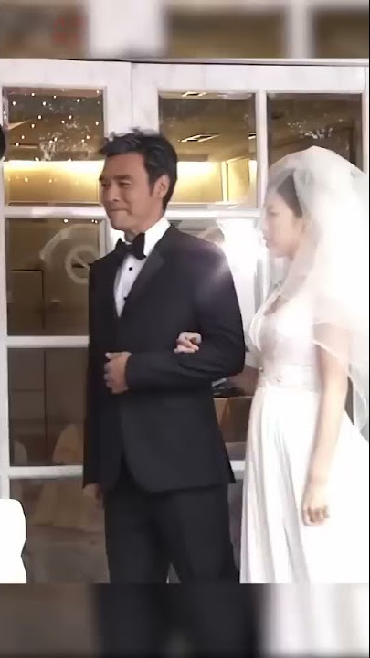 #钟镇涛 嫁女儿，转身抹泪！令人感触万分，面对女儿出嫁，潇洒哥也不能潇洒，父爱深沉，也这许是每个爸爸毕竟的一个过程！